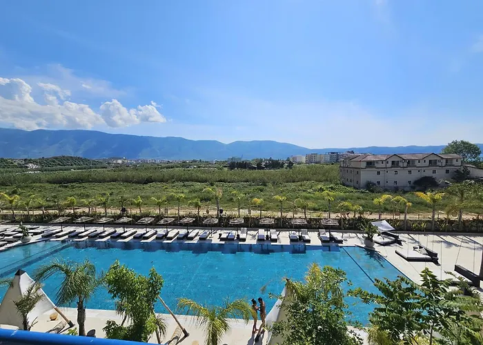 Apartment With Pool View In Rradhime