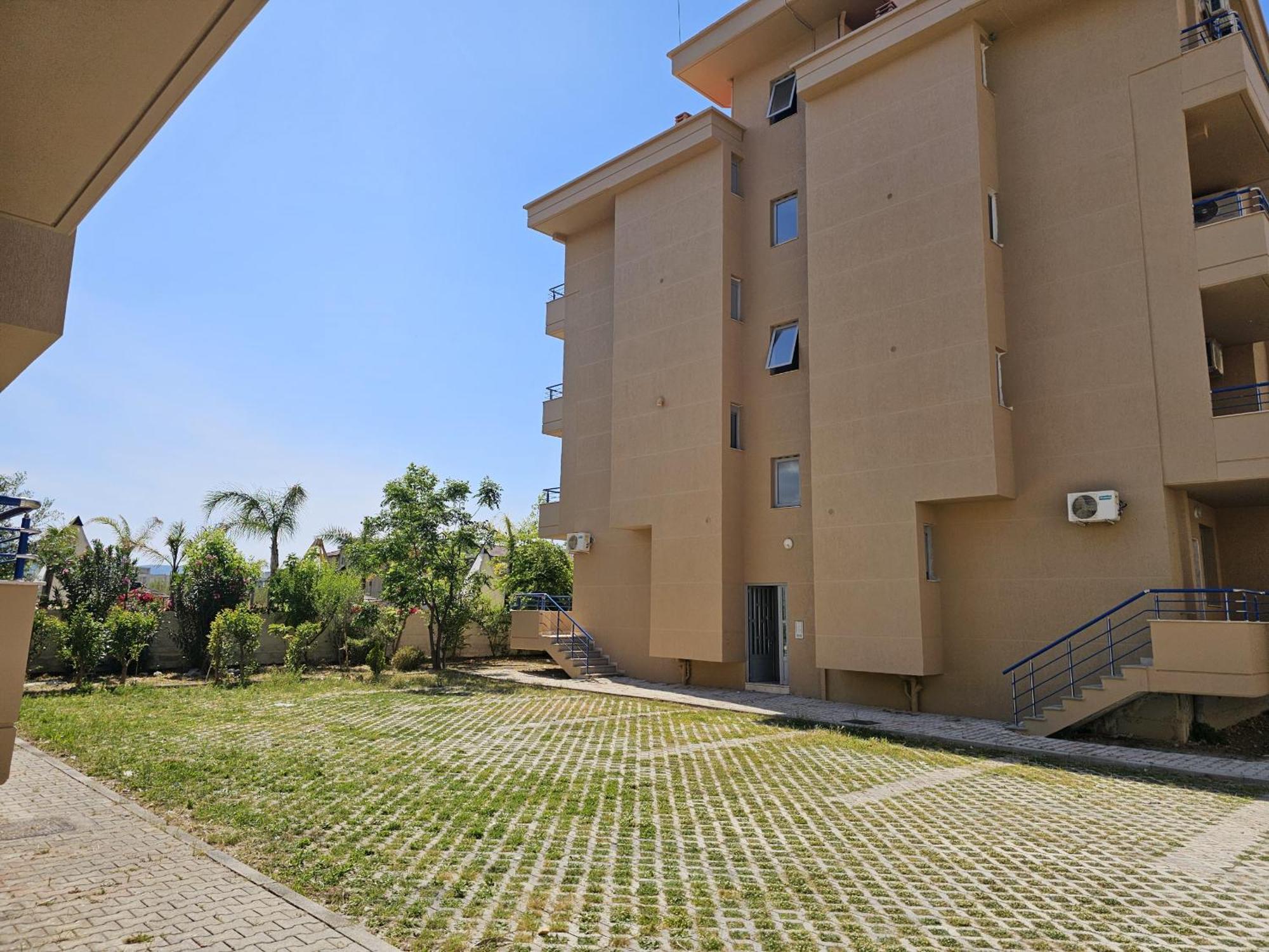 Appartamento With Pool View In Rradhime